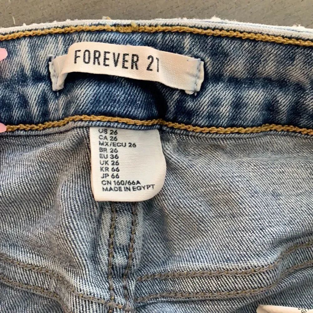 Forever 21 Distressed Light Wash High Rise Jeans - Picture 6 of 6